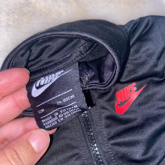Nike baby boy track suit 12m black & red - Picture 6 of 7